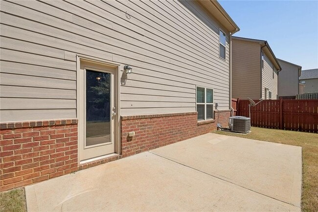 Building Photo - 462 Fredrick Dr