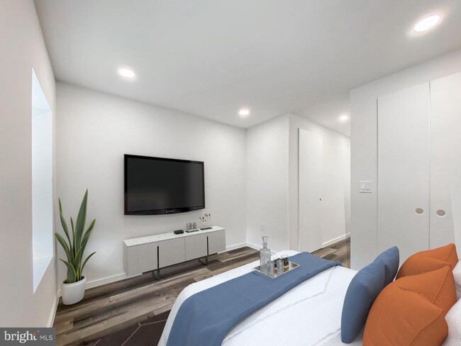 Building Photo - 2027 N 5th St