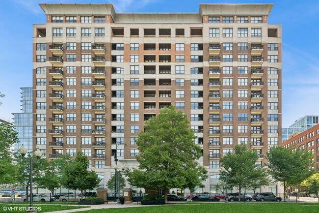 Building Photo - 849 N Franklin St