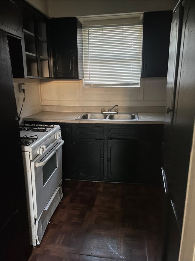 Building Photo - 3310 Campbell St