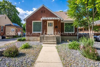 Building Photo - 560 E 500 N