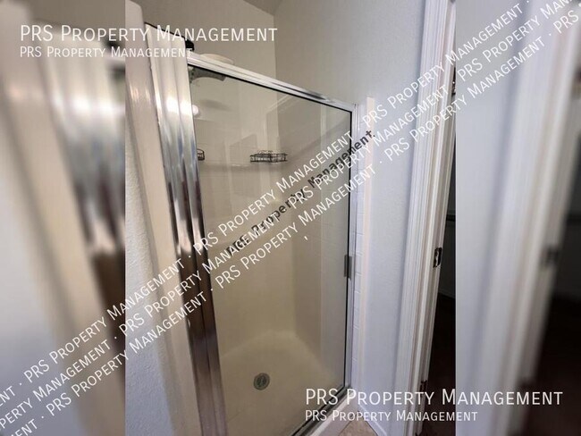 Building Photo - 4135 E Bellerive Dr