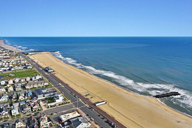 Building Photo - 903 Ocean Ave N