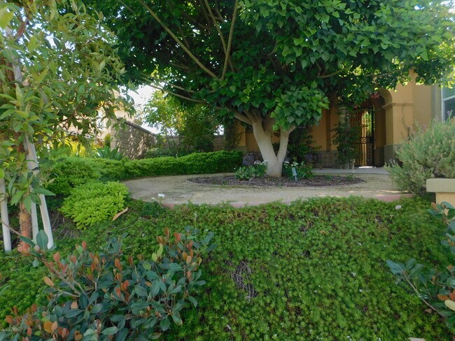 Building Photo - 7291 Range Vw Cir