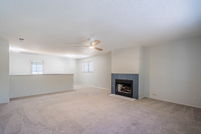 Building Photo - 8121 San Antonio St