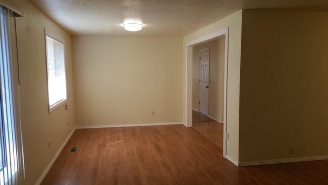 Building Photo - 3617 Silverstone Dr NE