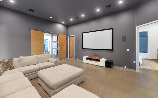 Building Photo - 4912 N 45th St