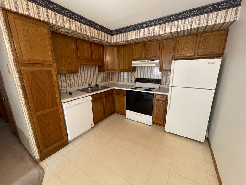 Building Photo - 2310 Radtke Ave