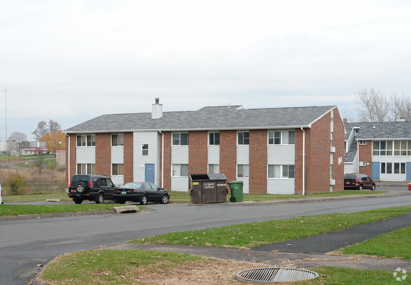 Building Photo - Piperbrook Apartments