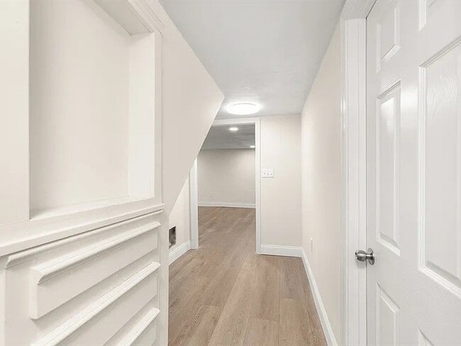 Building Photo - 18 Palisades St