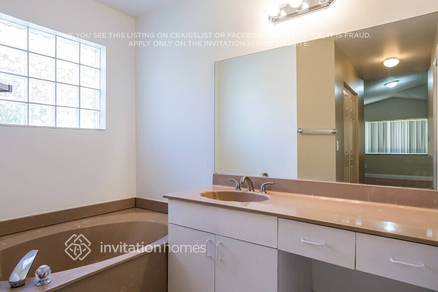 Building Photo - 15927 SW 82nd St