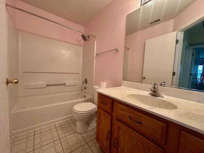 Building Photo - 3334 Bromley Ln