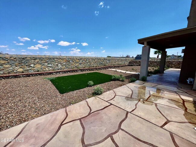 Building Photo - 12701 Francisco Paz Dr