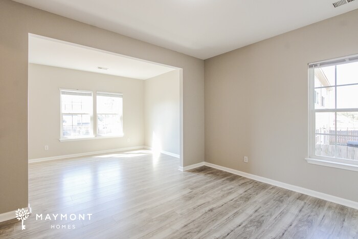 Building Photo - 327 Cumbre Ct