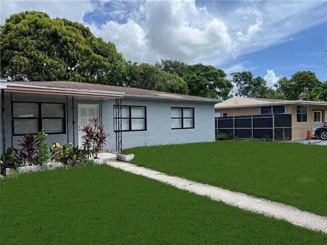 Building Photo - 1135 NW 127th St