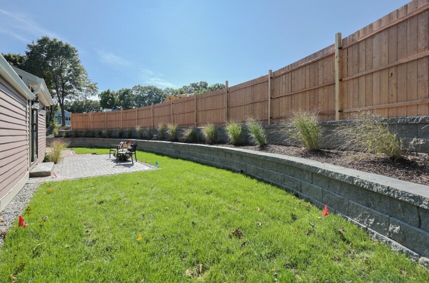 Building Photo - 144 Old Connecticut Path