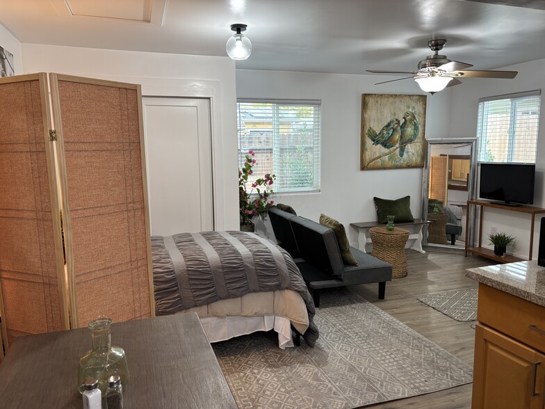 Building Photo - 329 E Mendocino Ave