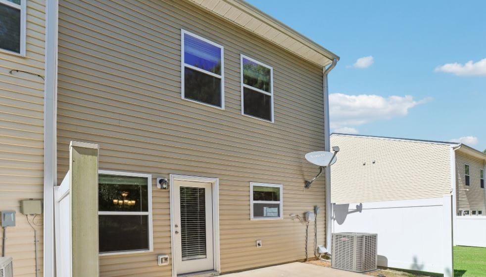 Building Photo - Room in Townhome on Estes Dr