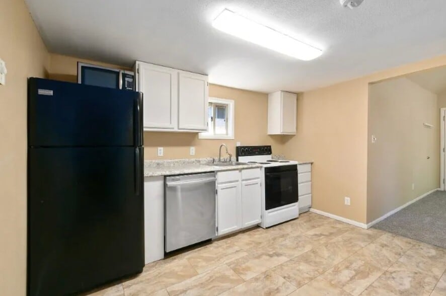 Building Photo - 528 W Magnolia St