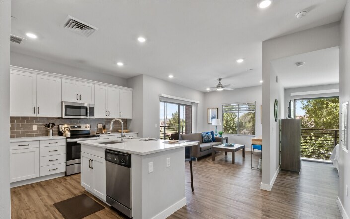 Building Photo - 475 N 9th St