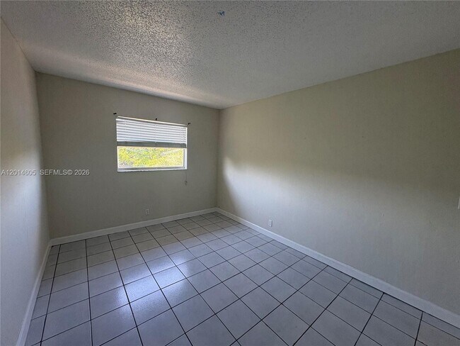Building Photo - 651 NW 42nd Ct