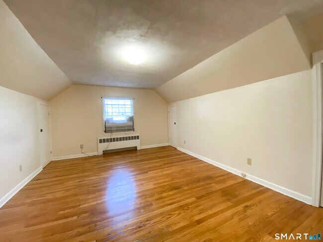 Building Photo - 48 Bagley Rd