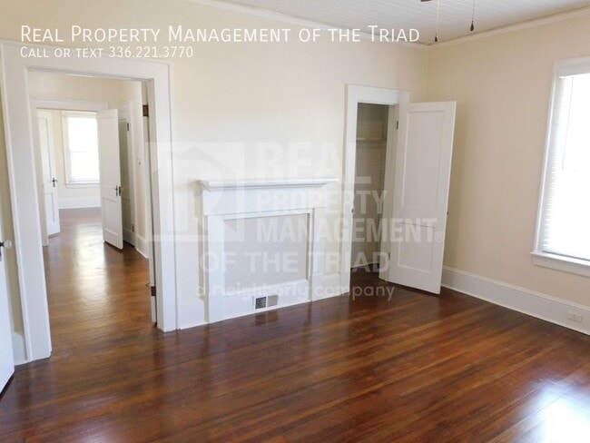 Building Photo - 1213 E Sprague St