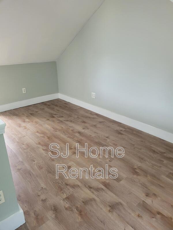 Building Photo - 302 Delaware Ave