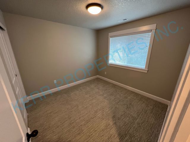 Building Photo - 3 bd / 2.5 Bth - Gas Fireplace - Central A/C - Attached Garage - Pet Friendly!