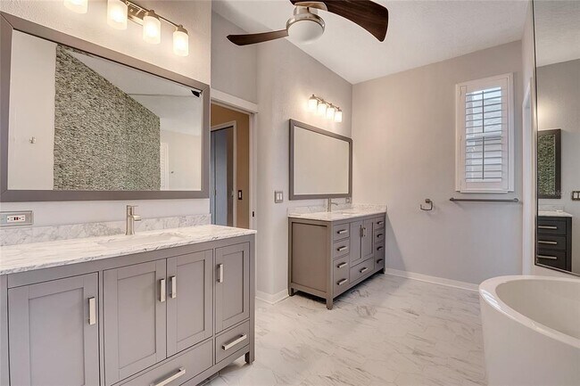 Building Photo - 219 Isle of Sky Cir