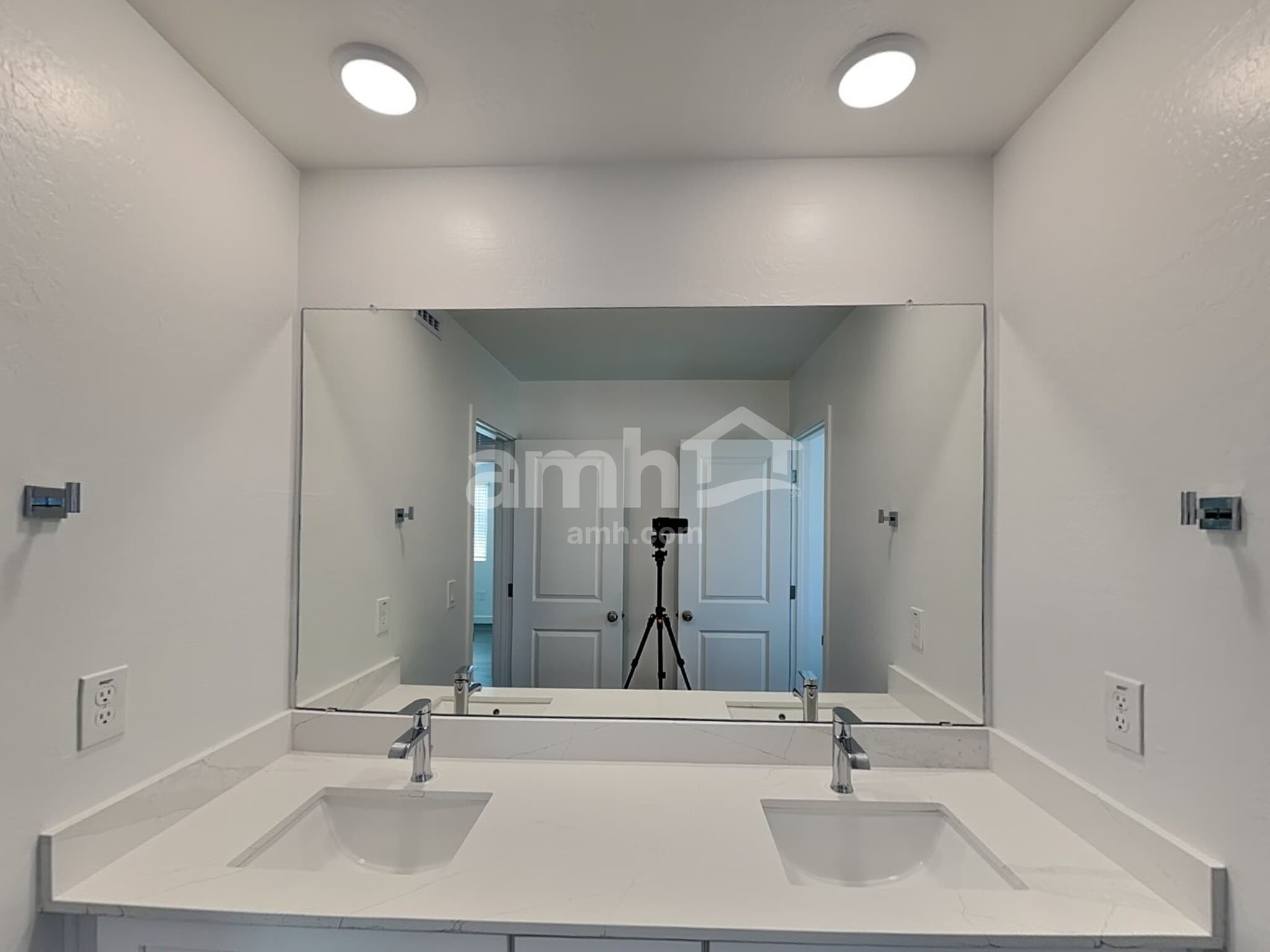 Building Photo - 4415 S 97th Dr