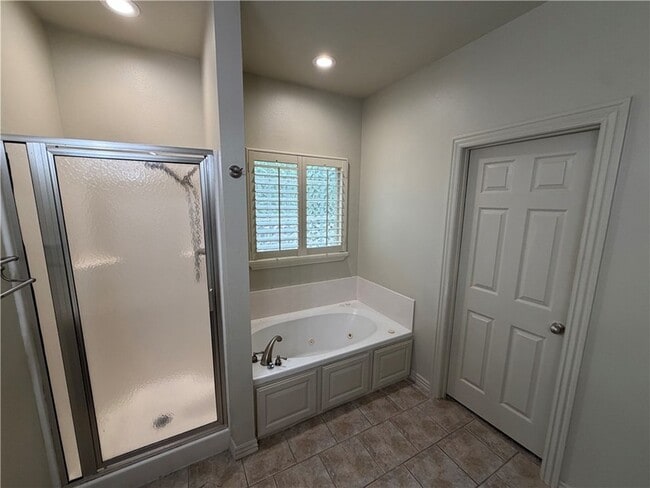 Building Photo - 3121 N Tartan Way