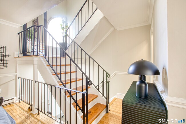 Building Photo - 60 Lawn Ave