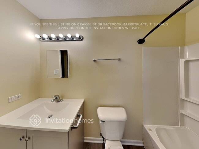 Building Photo - 716 Cambridge Ave