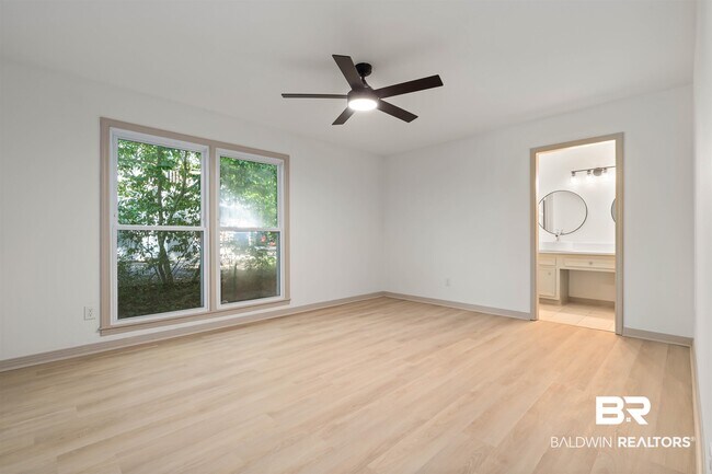 Building Photo - 167 Rolling Hill Dr