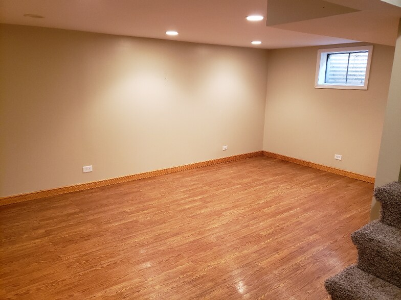 Building Photo - 2146 Rugen Rd