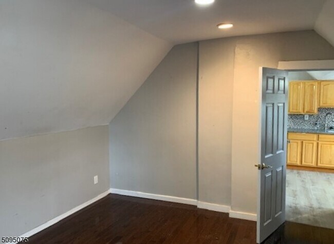 Building Photo - 53 Park Ave