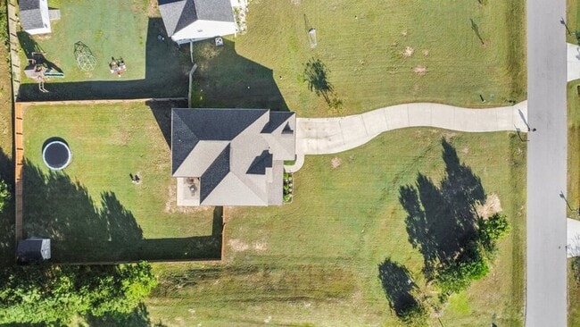 Building Photo - 501 Daylily Ct