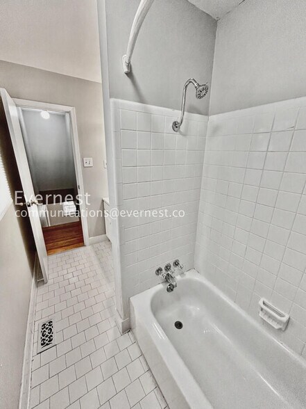 Building Photo - 3829 Captain Dr