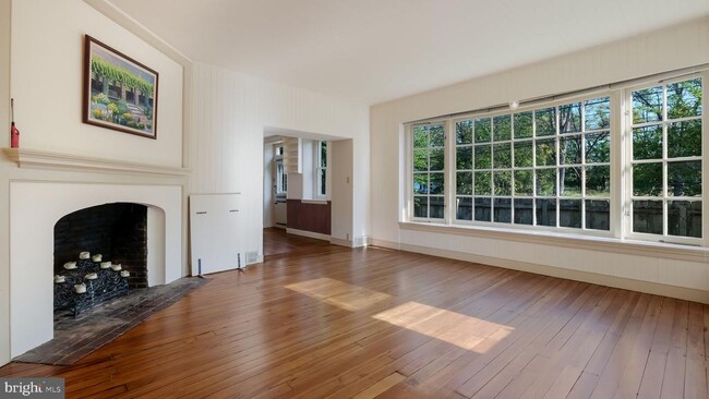 Building Photo - 1728 Sumneytown Pike