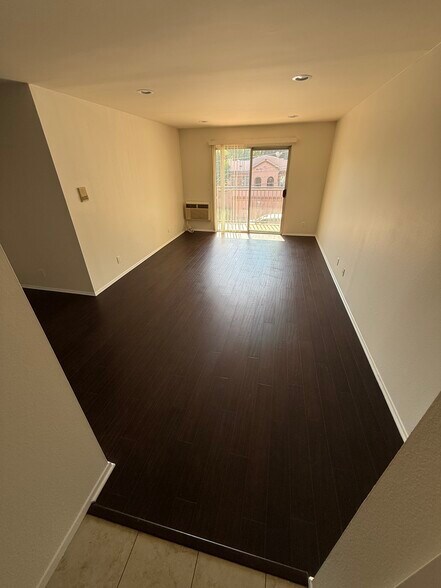 Building Photo - 1357 Armadale Ave