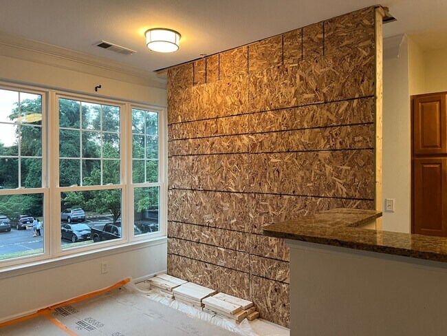 Building Photo - Fabulous 2br/2ba for rent in convenient Ga...