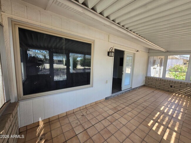 Building Photo - 10049 W Oakmont Dr