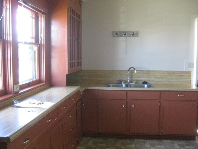 Building Photo - Temp 174