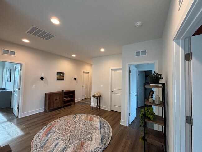 Building Photo - 5105 Carters Xing Ave