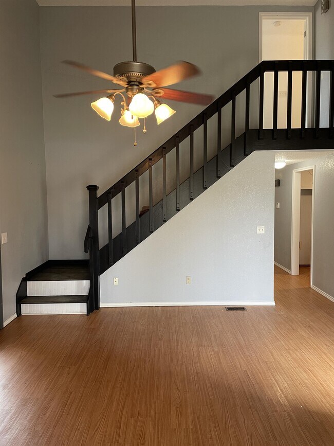 Building Photo - 2134 Lonnie Ln