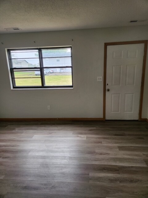 Building Photo - 32 Bellevue Dr