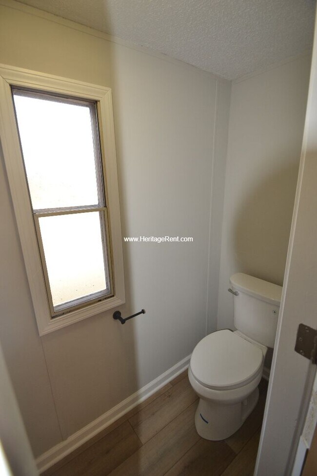 Building Photo - 11049-11051 Stephens