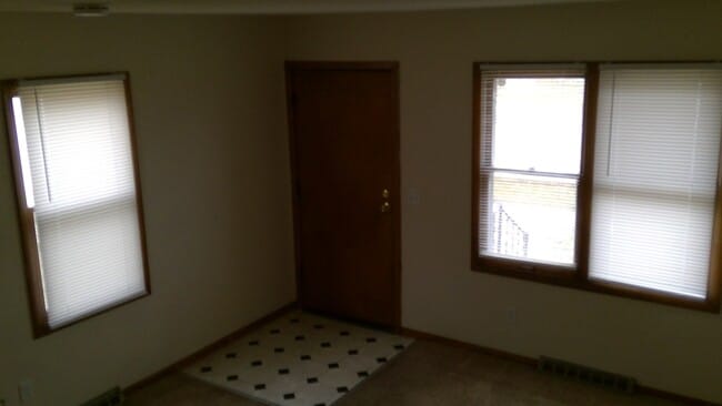 Building Photo - 378