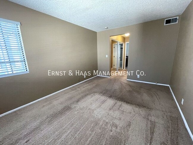 Building Photo - 2599 Walnut Ave